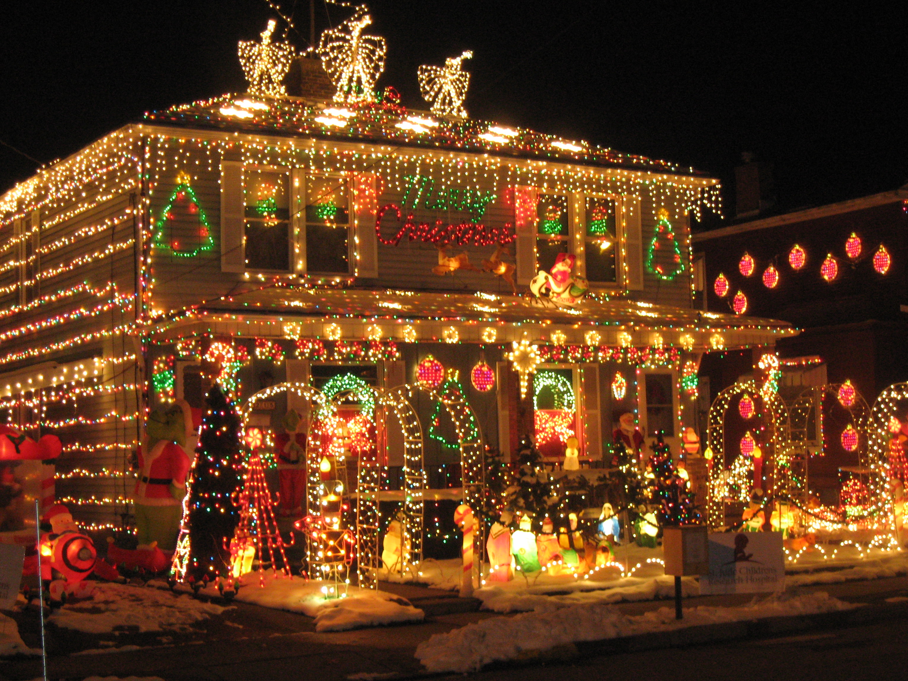 Make your home Sparkle this Christmas – Christmas Lights Inspiration